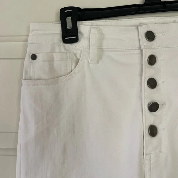 Pink Lily white jeans NWOT - Picture 2 of 6